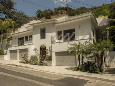 2010 N Curson Ave