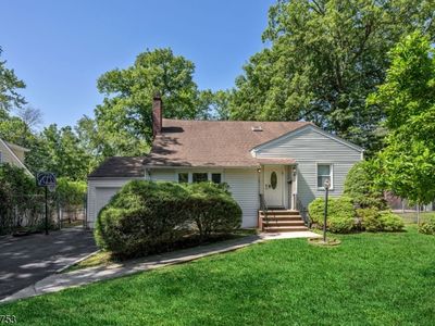 9 Midway Dr