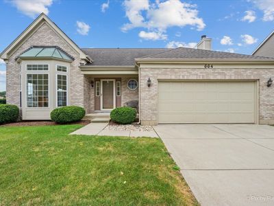 664 Mayfair Dr