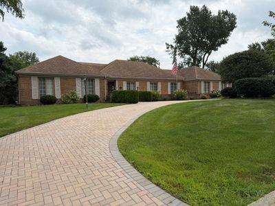 8283 Lake Ridge Dr