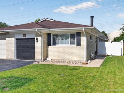 188 Paramount Dr