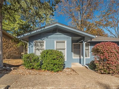 3 Tiffany Ln