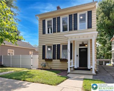 125 W Fairview St