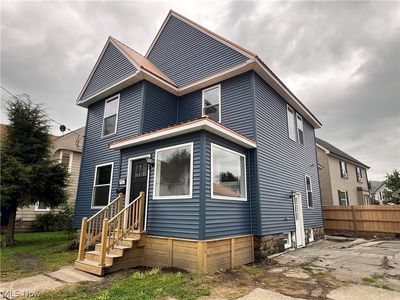 162 Riverside Dr