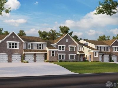 2715 Golden Leaf Dr #19-204