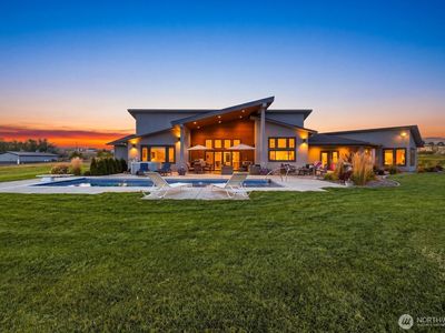 2497 E Selah Road