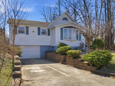 2734 Clyde Avenue