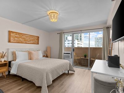 2450 Prince Edward St APT 1006A