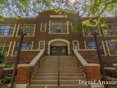2006 Wealthy St SE #104