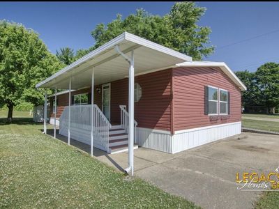 1163 Maple Leaf Ln NW