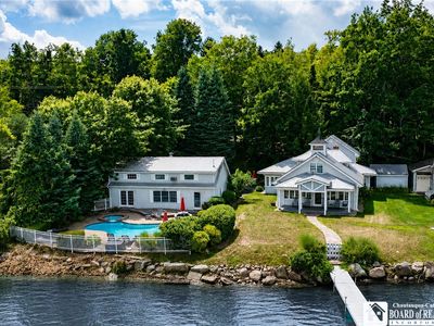 3272 Chautauqua Ave