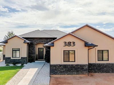 383 N Desert Cove Dr