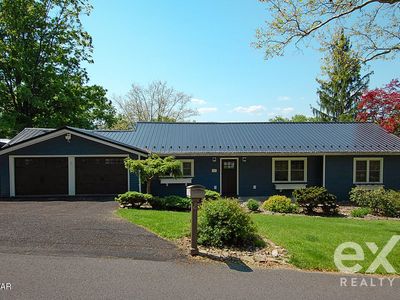 46 Fairview Ave