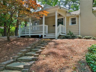 444 Collier Rd NW