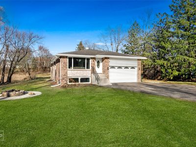 2072 W Palatine Rd