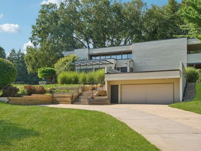 3100 Southern Hills Dr