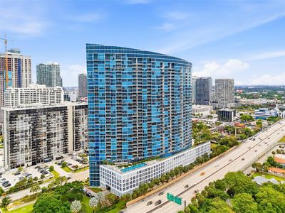 601 NE 36th St APT 2707