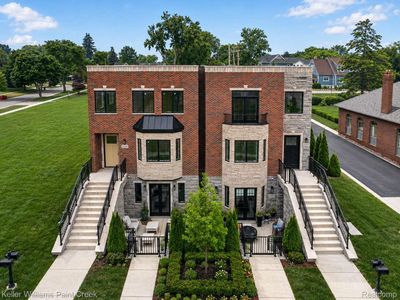 1221 N Main St