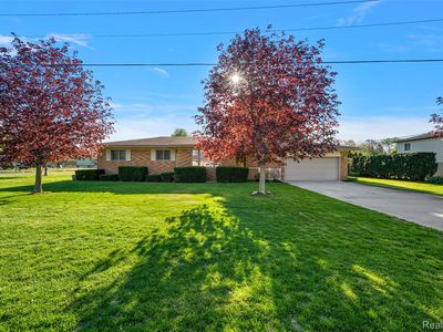15 Pleasant Lake Dr