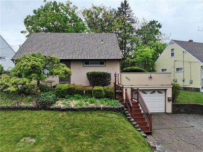 384 Whittier Dr