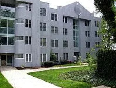 5203 Le Parc Dr APT 1