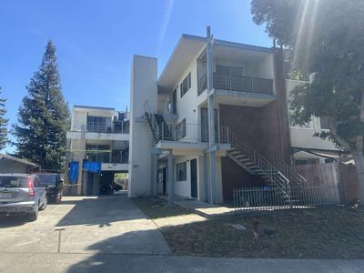1277 Russell Way
