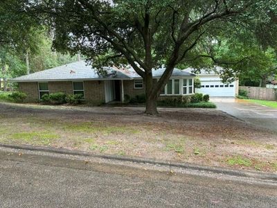 2417 Pinecrest Dr