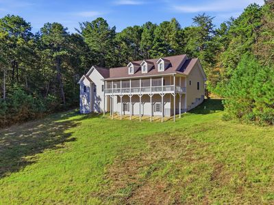 320 Belaire Dr