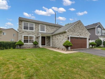 Property at 1 Stratford Ct, South Elgin, IL
