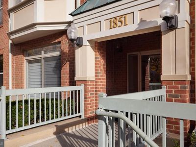 1851 Stratford Park Pl APT 107