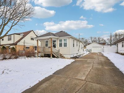 4928 North 107th STREET