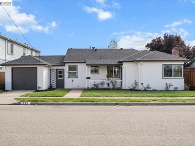 320 Beach Rd
