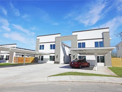3515 S Dominique Dr