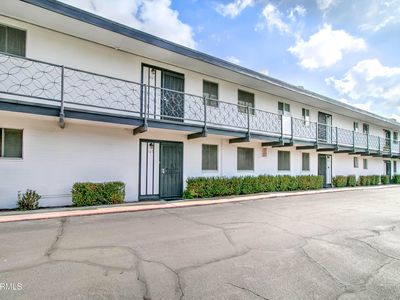 3242 E Camelback Road #207