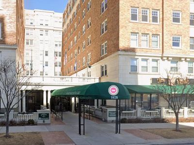 1028 East Juneau AVENUE #324