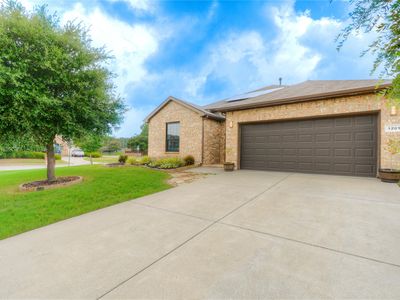 1201 Meadowlakes Dr