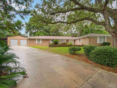 7 Gunn Cir