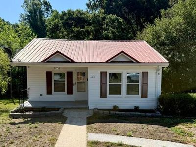 302 Broad St