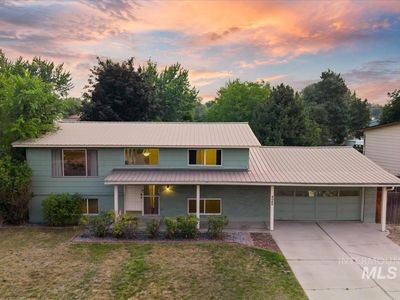 4045 N Kilarney Dr