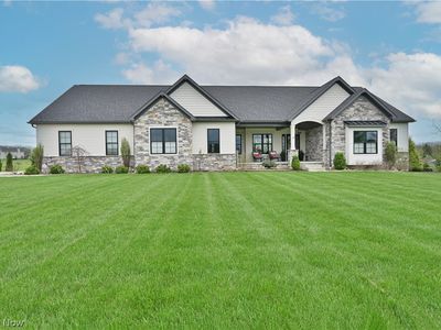 2989 Blakeslee Blvd