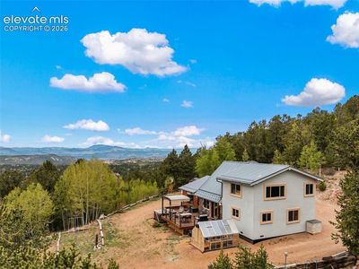 1052 Crown Point Dr