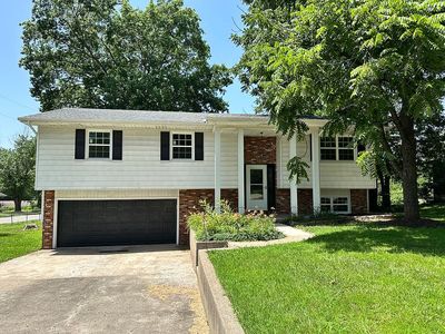 1211 Randall Ln