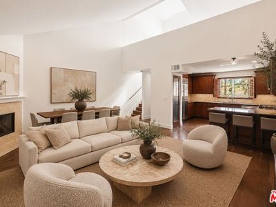 3965 Moore St APT 104