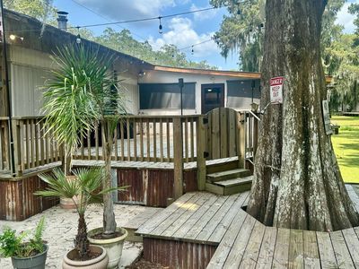 121 Oaklake St