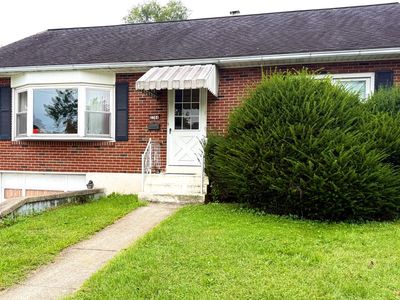 2704 Girard Ave