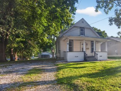 306 E Locust St