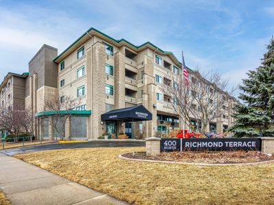 400 Richmond St #425