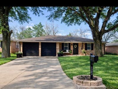 1303 Lafayette Dr