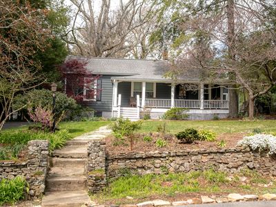 302 Laurel Ln
