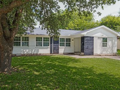 717 Willowbrook Dr